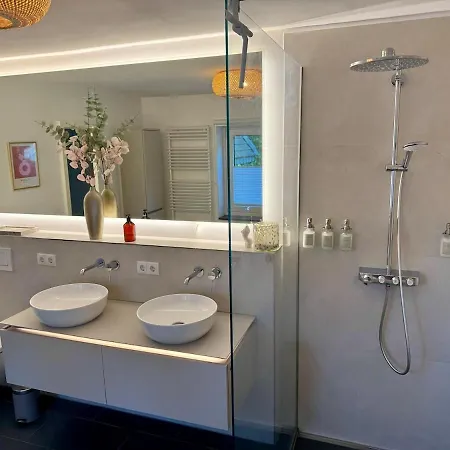 Wohlfuehlwohnung Mit Garten Bei Hamburg ノルダーシュテット