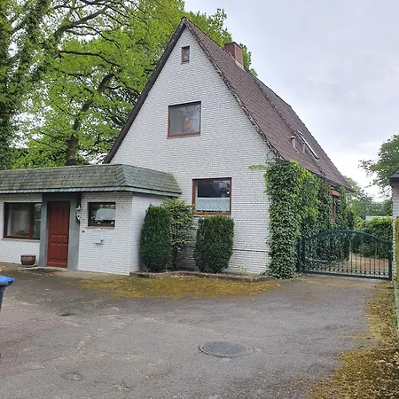 Wohlfuehlwohnung Mit Garten Bei Hamburg ノルダーシュテット