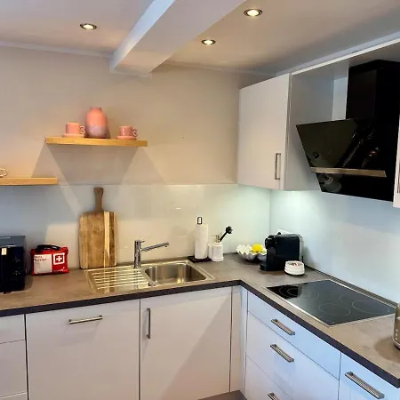 Wohlfuehlwohnung Mit Garten Bei Hamburg アパート ノルダーシュテット